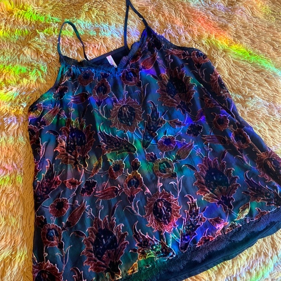 Xhilaration Tops - VTG Velvety Lacey tank